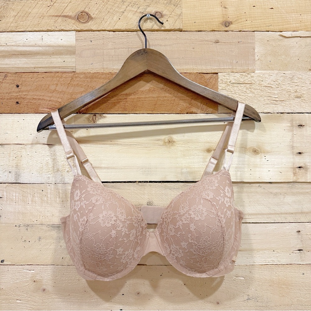 Victoria Secret Lined Demi Bra 38DD Underwire Lace Nude Beige Adjustable Straps